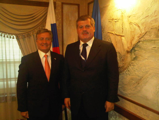 The Honourable Danny Williams, Premier of Newfoundland and Labrador, met with Dmitry Dmitrienko, Governor of Murmansk.